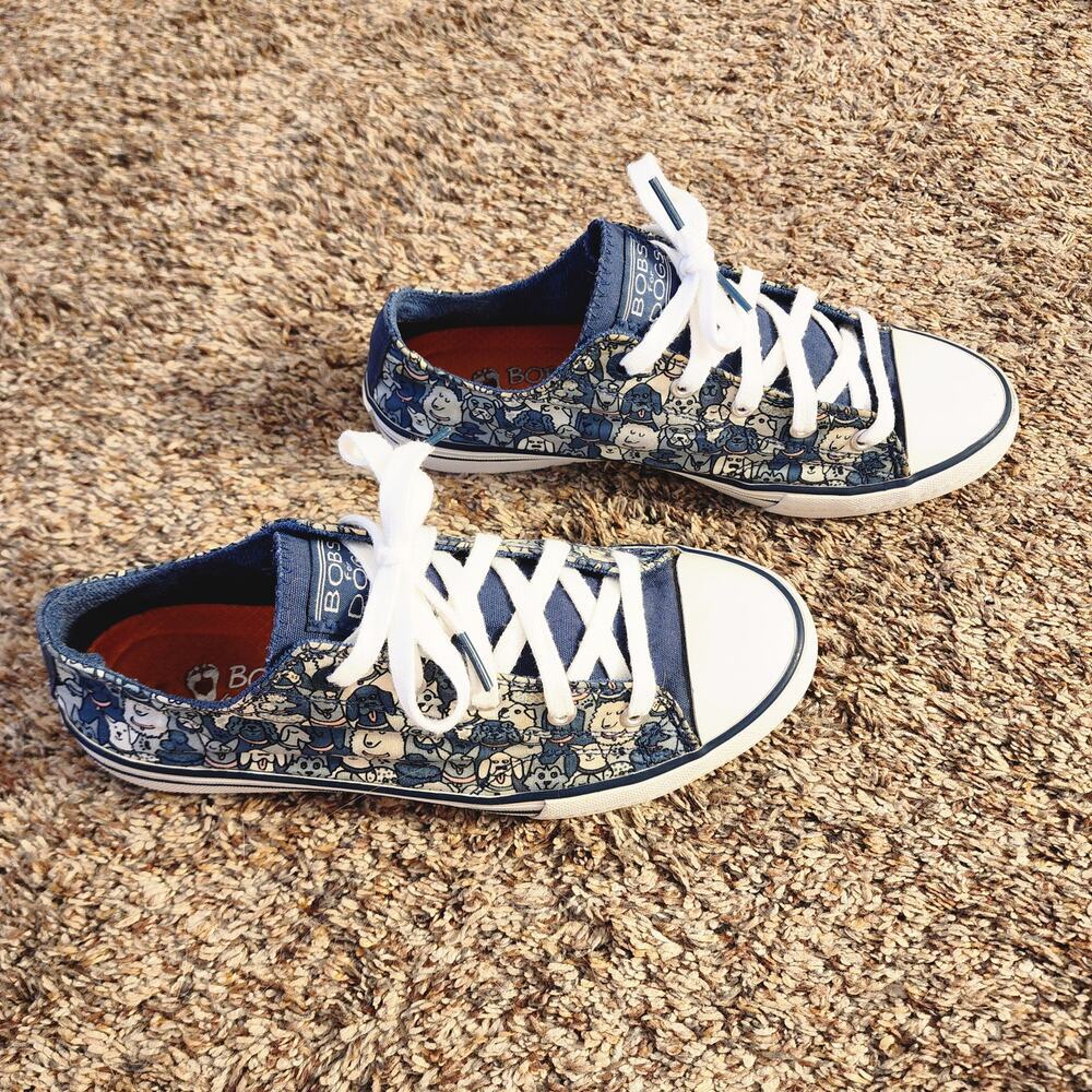 Skechers BOBS For Dogs Bow Wow Print Sneakers Size 8 Blue Multi Dog Lover - Picture 2 of 8